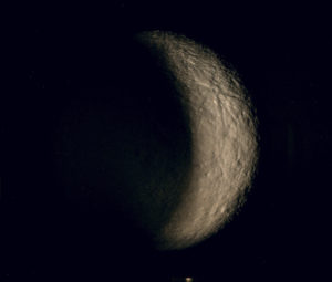 Levitating Moon Lamp Crescent 1